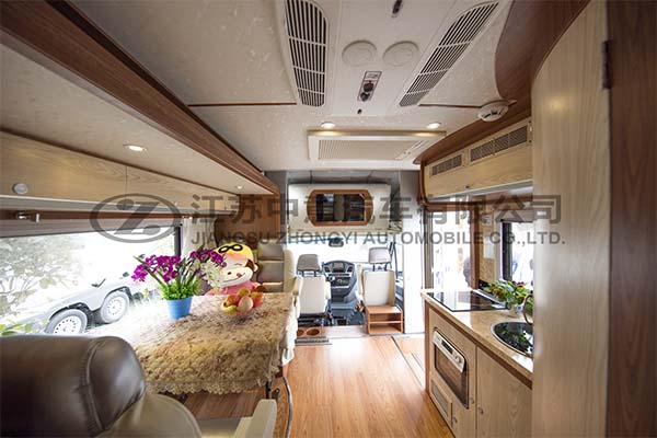 中意SZY5045XLJN5雙拓展依維柯C型房車