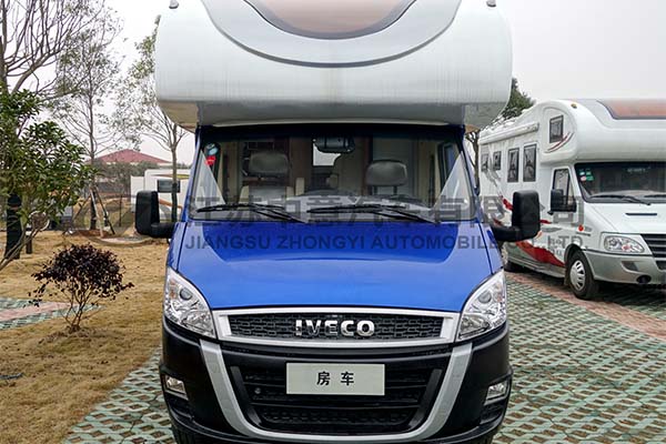 中意SZY5045XLJN5雙拓展依維柯C型房車