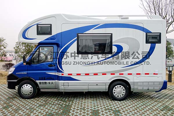 中意SZY5045XLJN5雙拓展依維柯C型房車