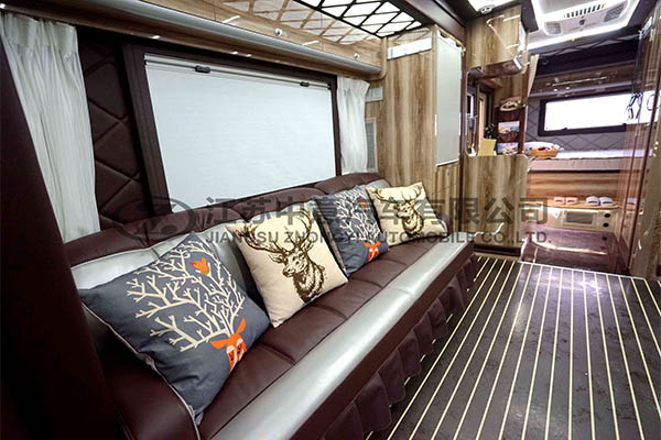 中意SZY5060XLJN依維柯三擴(kuò)展房車