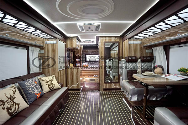 中意SZY5060XLJN依維柯三擴(kuò)展房車