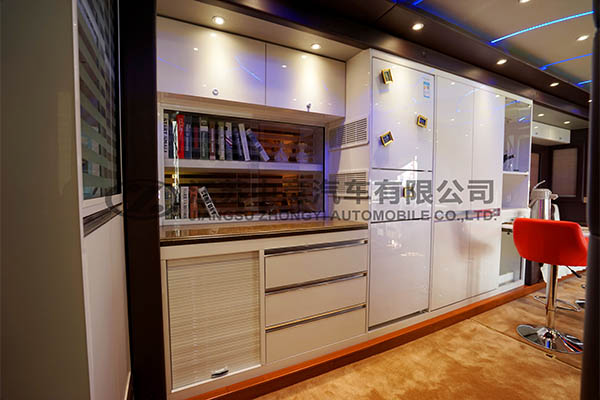 中意SZY5220XLJ紅巖房車