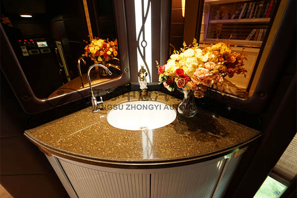 中意SZY5220XLJ紅巖房車