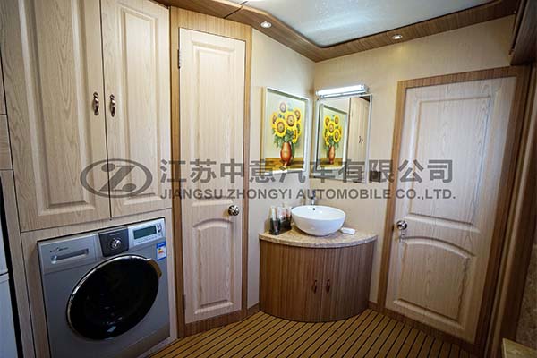 宿營(yíng)車(chē)