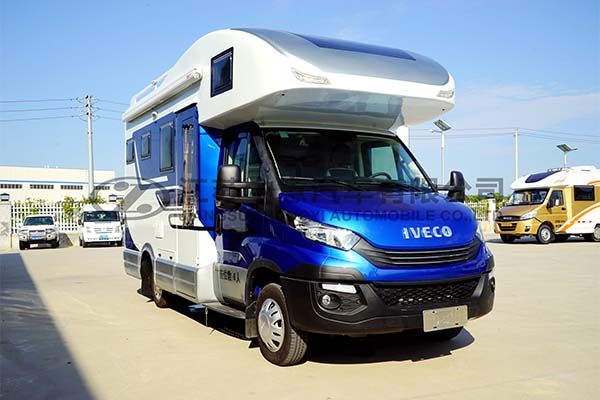 中意SZY5045XLJ進(jìn)口自動擋雙拓展依維柯C型房車