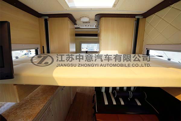 中意SZY5043XLJN5依維柯C型房車
