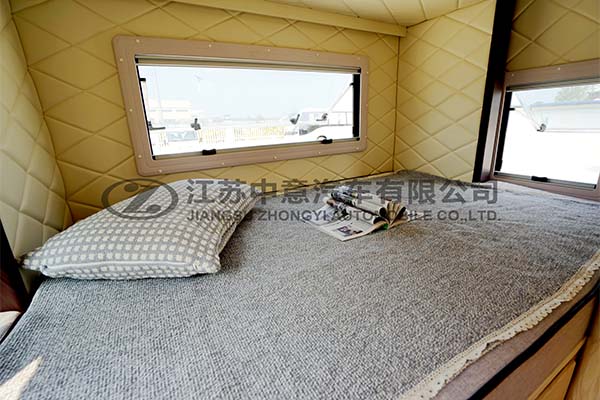 中意SZY5043XLJN5依維柯C型房車