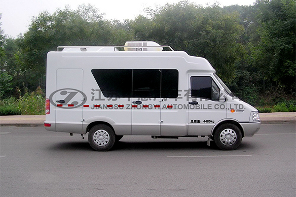 電視轉(zhuǎn)播車的總體設(shè)計