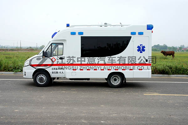 中意SZY5045XJHN2依維柯歐勝方艙救護車