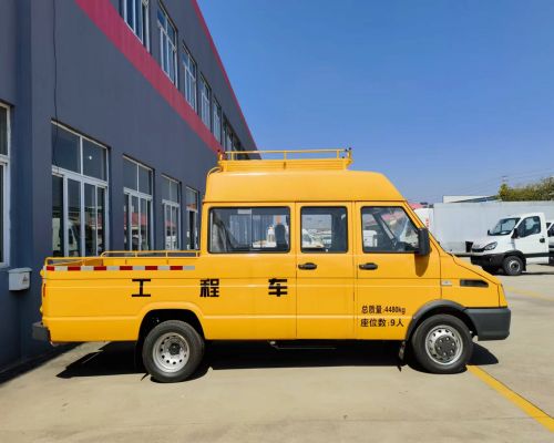 依維柯9座電力工程車