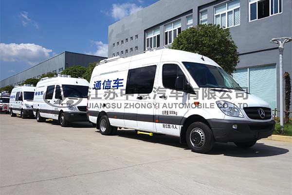 通信車(chē)發(fā)車(chē)現(xiàn)場(chǎng)