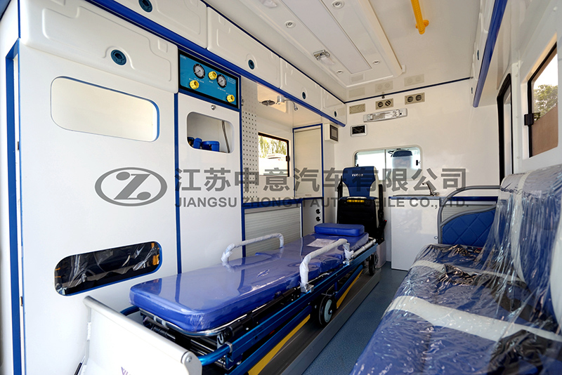 依維柯救護(hù)車輕車為何選用柴油機(jī)?