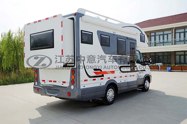 中意SZY5045XLJN2歐勝雙拓展自動(dòng)擋依維柯C型房車