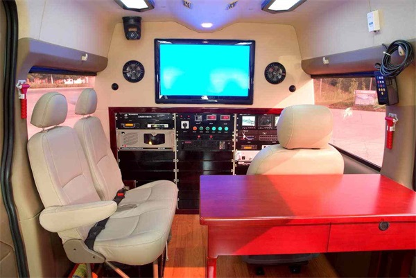 通訊指揮車(chē)