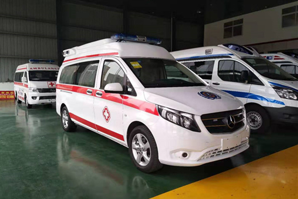 奔馳救護車